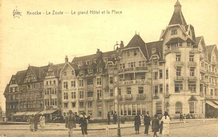 Knocke-Le Zoute - Le grand Hôtel et la Place