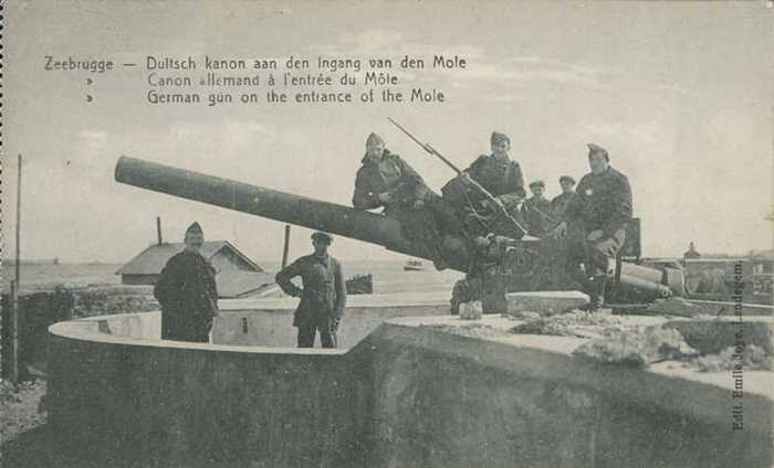 Zeebrugge - Duitsch kanon aan den ingang van den Mole