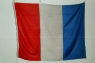 Internationale seinvlag, rood/wit/blauw gestreept, letter T