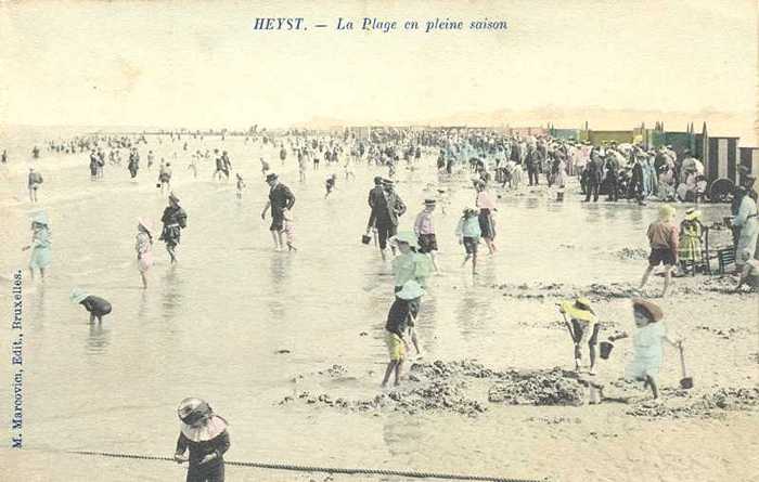 Heyst - La Plage en pleine Saison