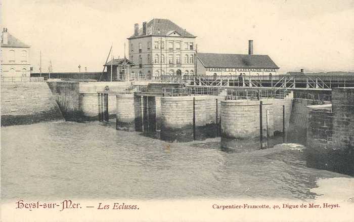 Heyst sur Mer - Les Ecluses et l'Hôtel Vassevierre