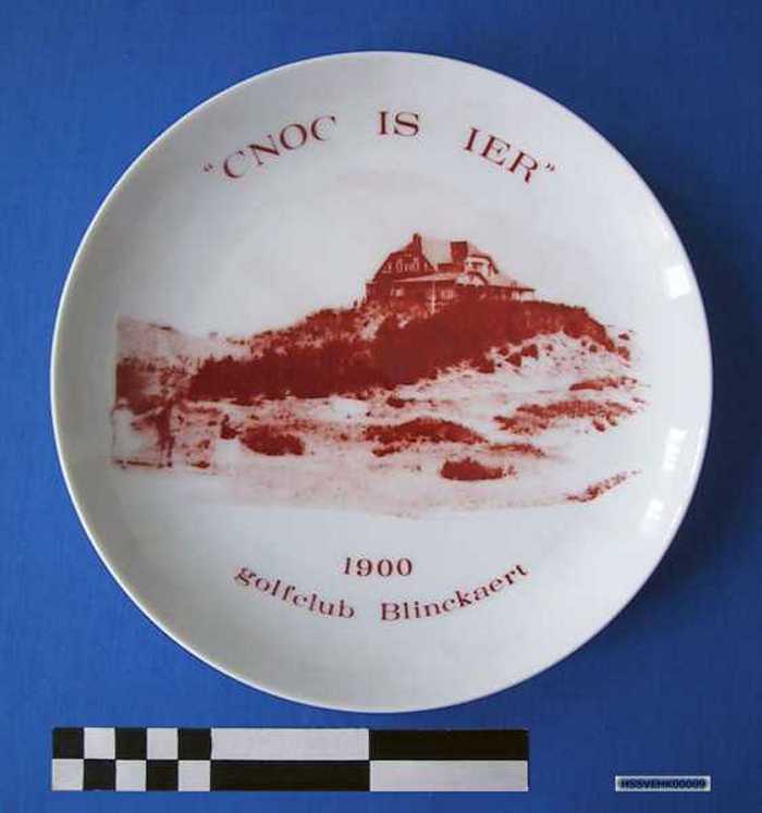Sierbord in keramiek met afbeelding `Golfclub Blinckaert - 1900 - `Cnoc is ier