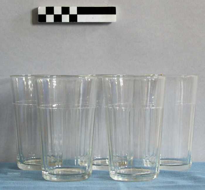 Set van vijf glazen