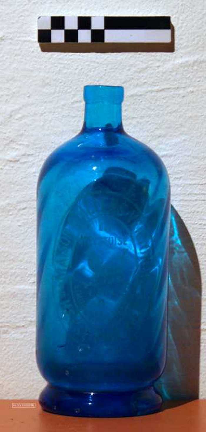 Glazen fles van Staelens-Verroken