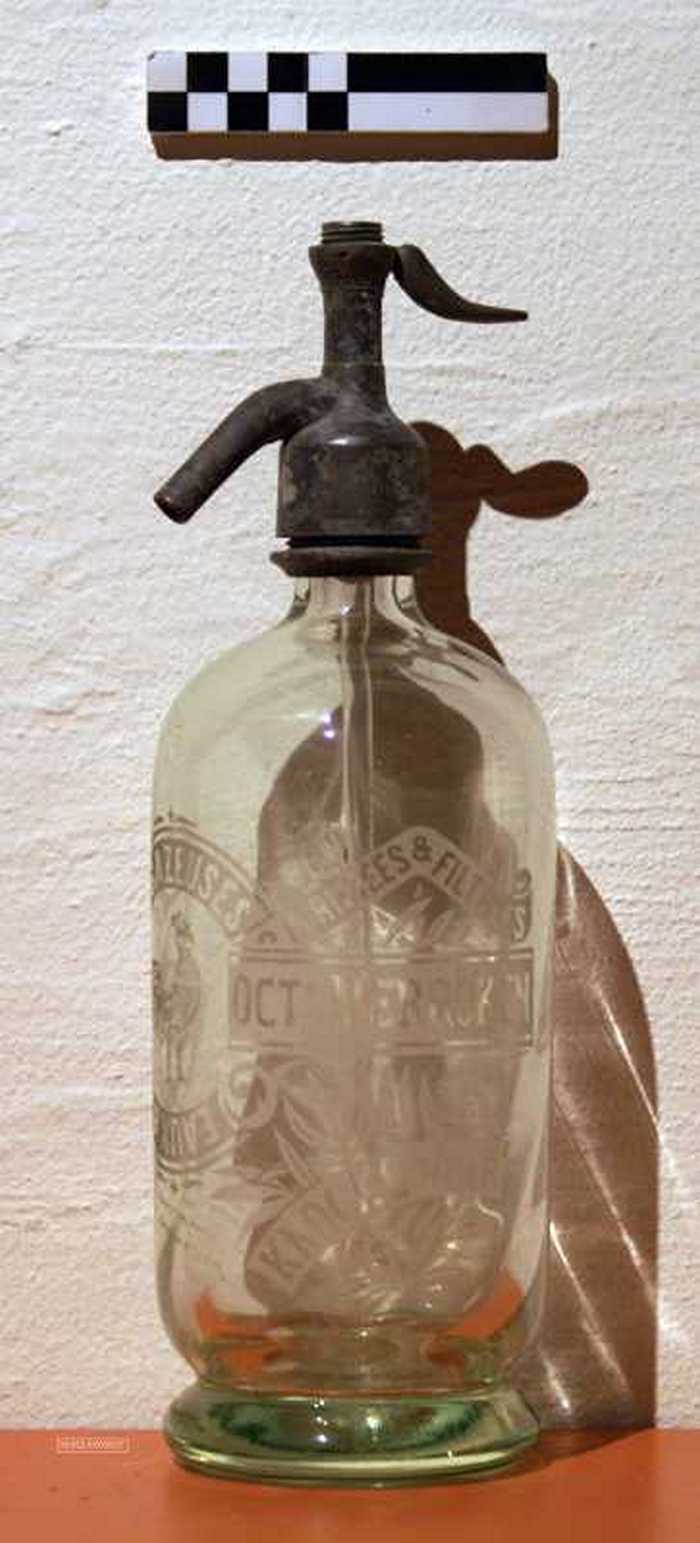 Glazen fles van Octave Verroken